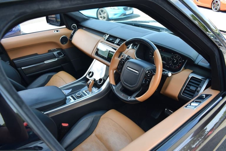 2021 62 LAND ROVER RANGE ROVER SPORT 5.0 P575 V8 SVR CARBON EDITION SUV 5DR PETR
