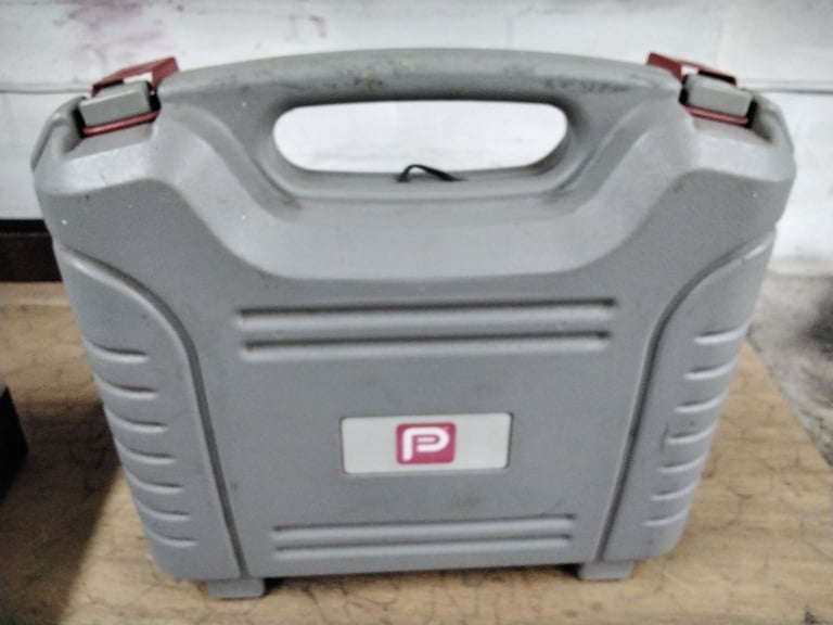 Performance cordless drill 14.4v including case battery and charger