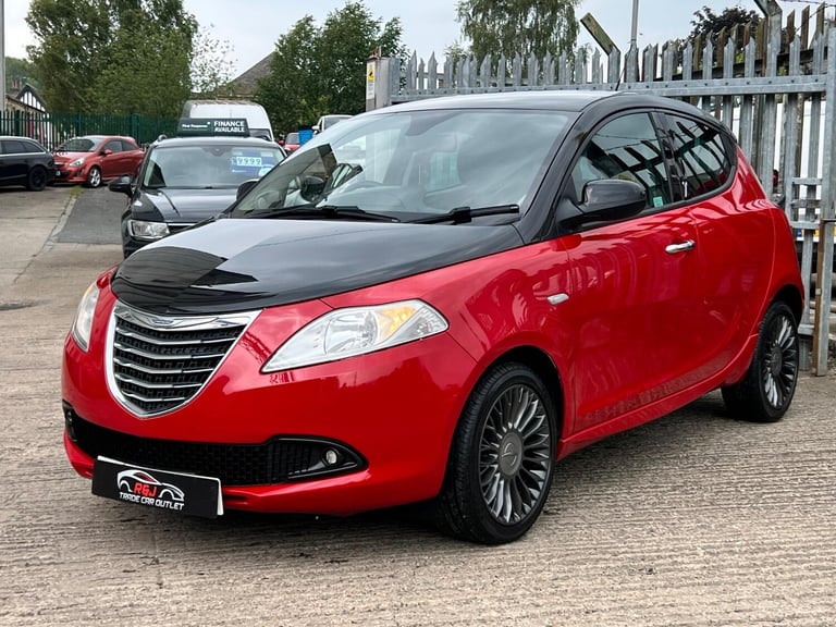 2012 Chrysler Ypsilon 1.2 Black and Red 5dr HATCHBACK PETROL Manual