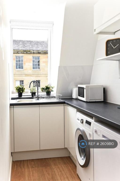 2 bedroom flat in Fettes Row, Edinburgh, EH3 (2 bed) (#2609810)
