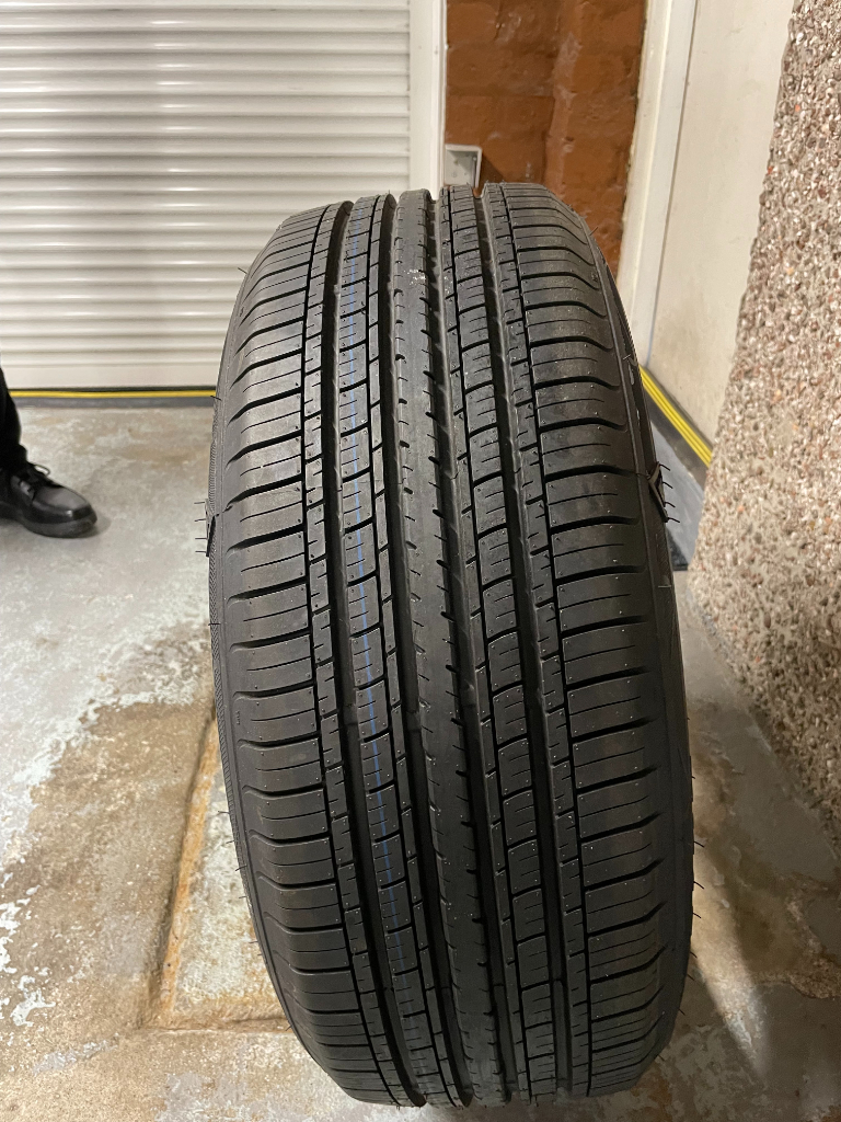 Jeep Cherokee Wheel & Tyre (Unused)