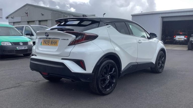 2019 Toyota C-HR 1.8 VVT-h Dynamic SUV 5dr Petrol Hybrid CVT Euro 6 (s/s) (122 ps) Automatic SUV ...