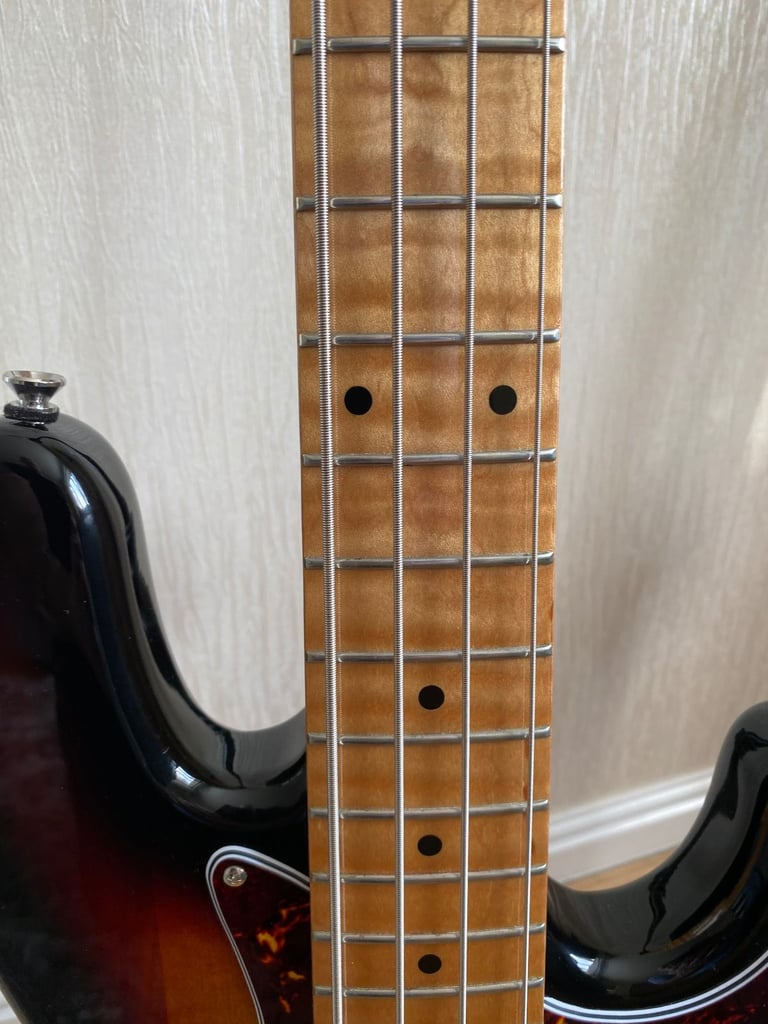 fender squire jazz bass guitar