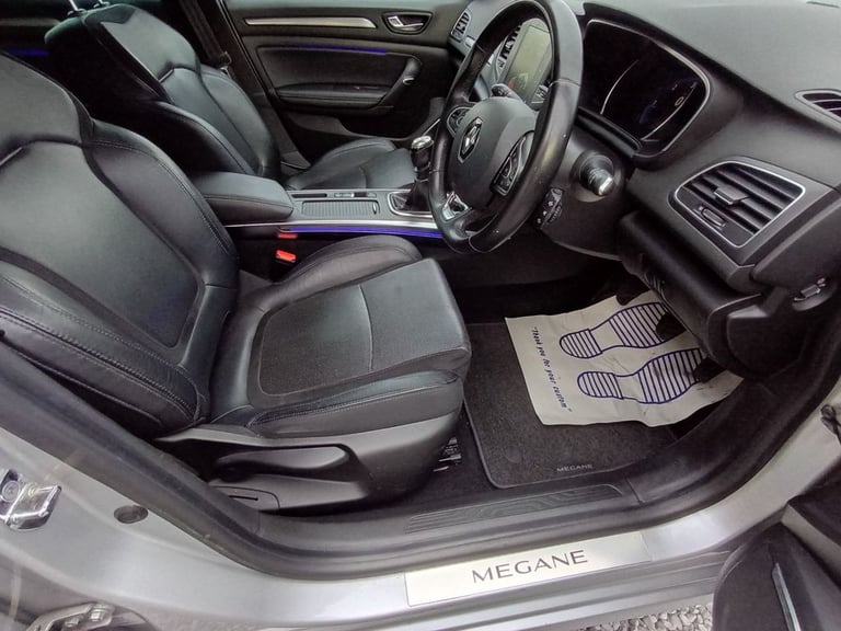 2016 Renault Megane 1.6 dCi Signature Nav Hatchback 5dr Diesel Manual Euro 6 (s/s) (130 ps) Hatch...