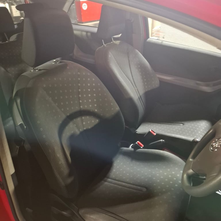 Toyota, YARIS, 1.0 litre Hatchback, 2006, Manual, 996 (cc), 3 Low Insurance Good Condition