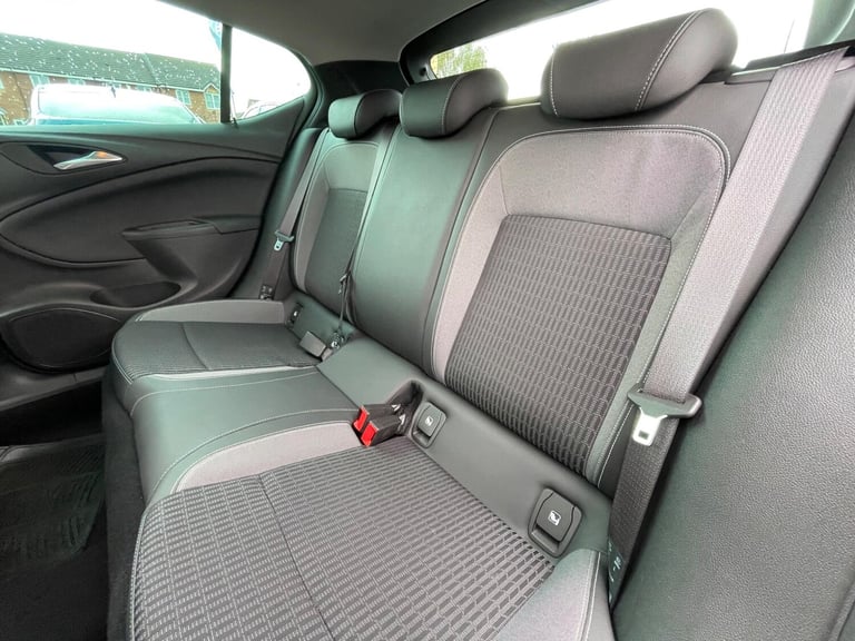 2021 Vauxhall Astra 1.2 Turbo Griffin Edition Euro 6 (s/s) 5dr HATCHBACK Petrol Manual