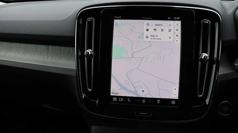  Volvo XC40 B4 (P) Ultra Bright (Sunroof, Harman Kardon, 360 Camera) Petrol/Electric Hybrid Autom...