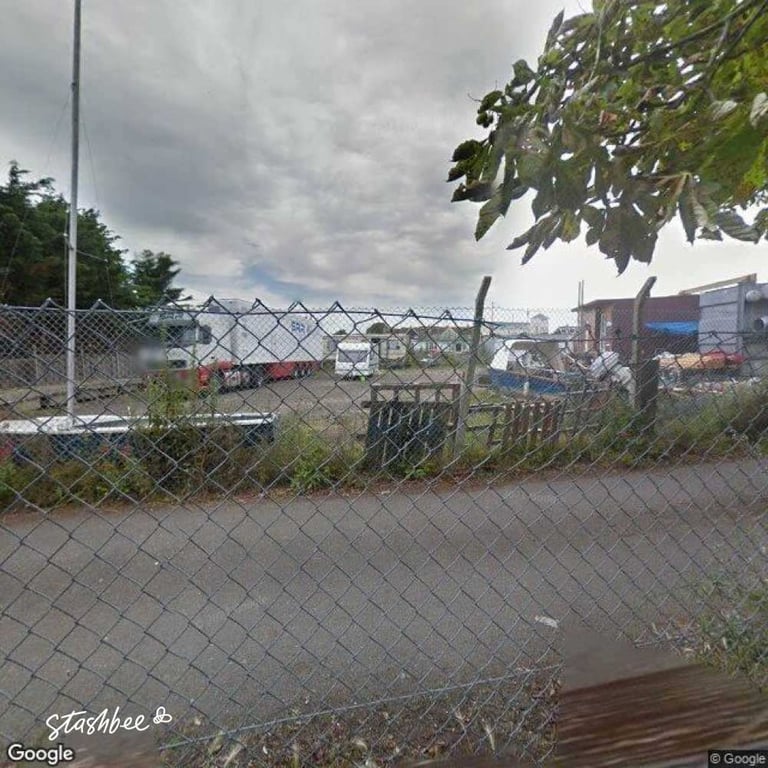 Shipping Container to rent in Littlehampton (BN17) | Stashbee