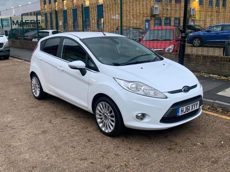 2011 Ford Fiesta 1.4 Titanium 5dr HATCHBACK Petrol Manual