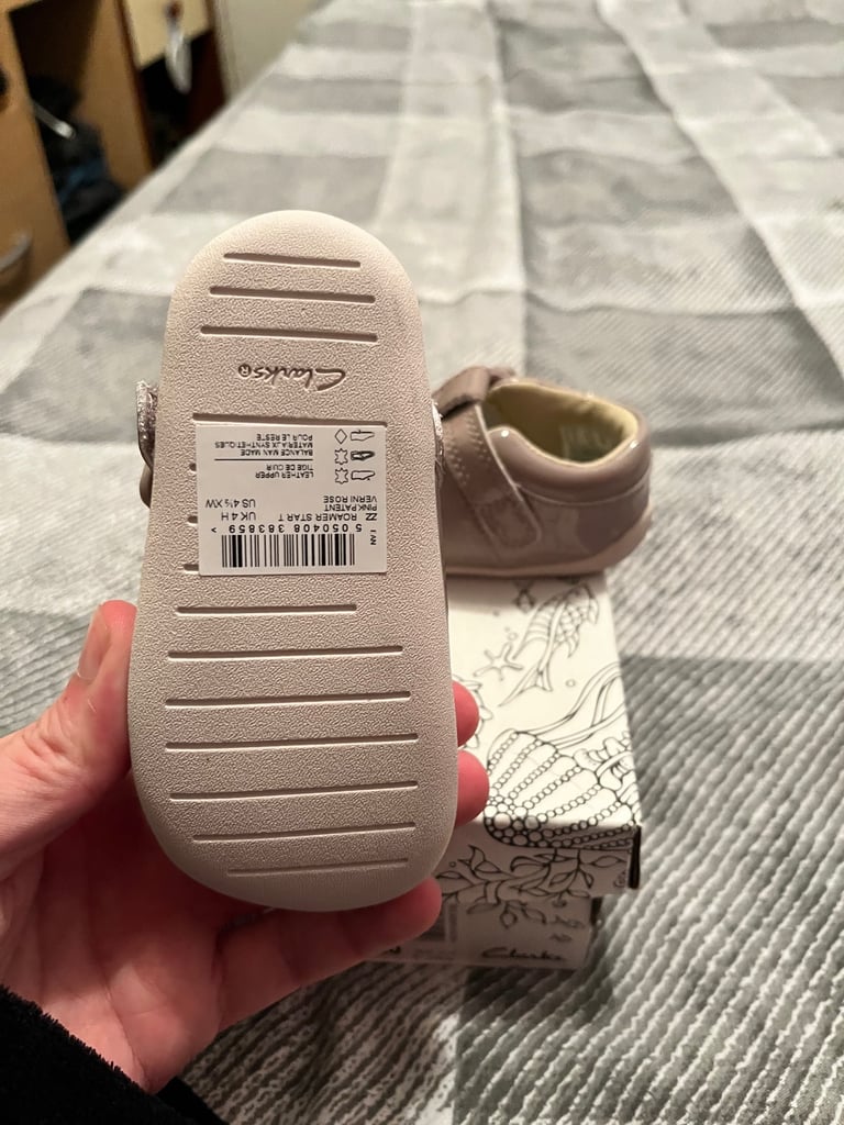 Small shoes new not used 