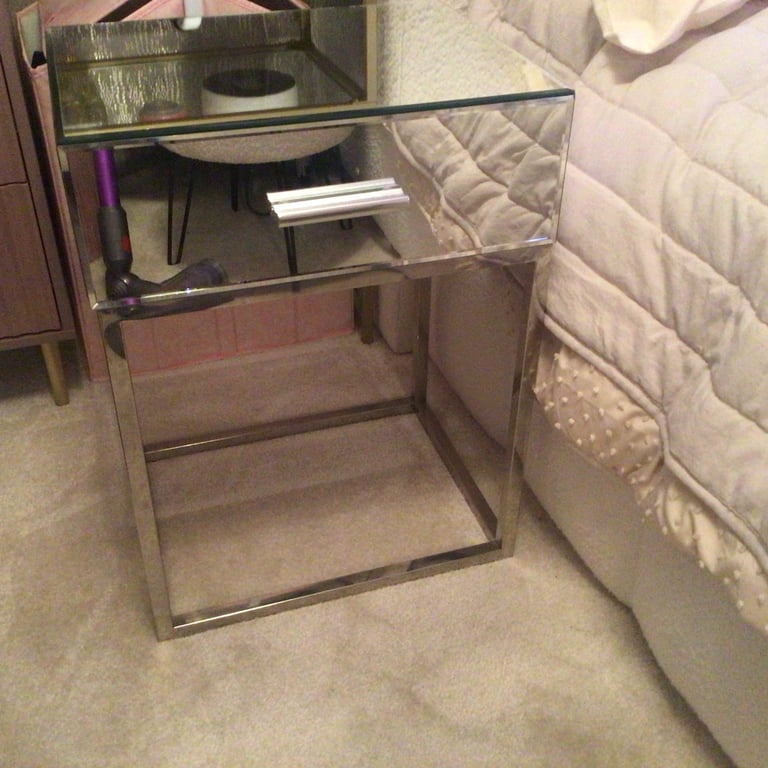image for Mirrored glass table 