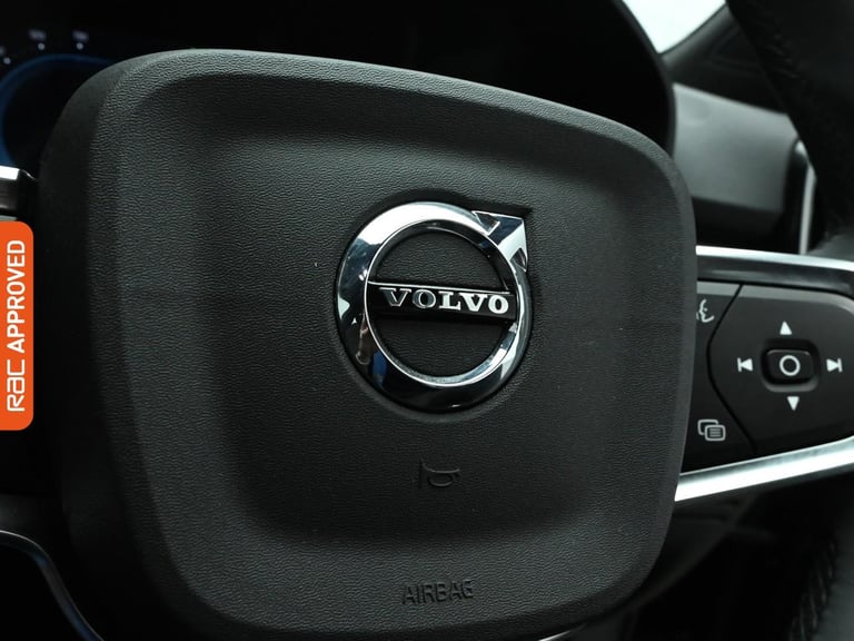 2022 Volvo XC40 2.0 B3 MHEV Core SUV 5dr Petrol Hybrid DCT Auto Euro 6 (s/s) (163 ps) SUV PETROL ...