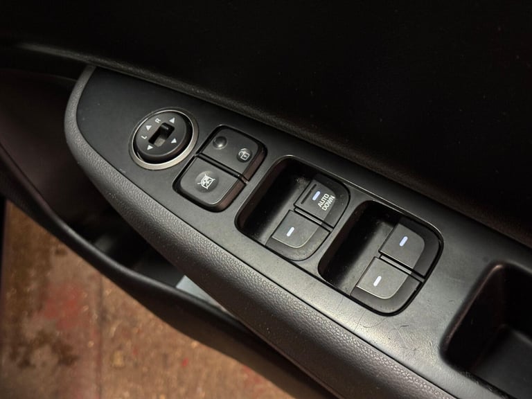 2018 Hyundai i10 1.0 SE Euro 6 5dr HATCHBACK Petrol Manual