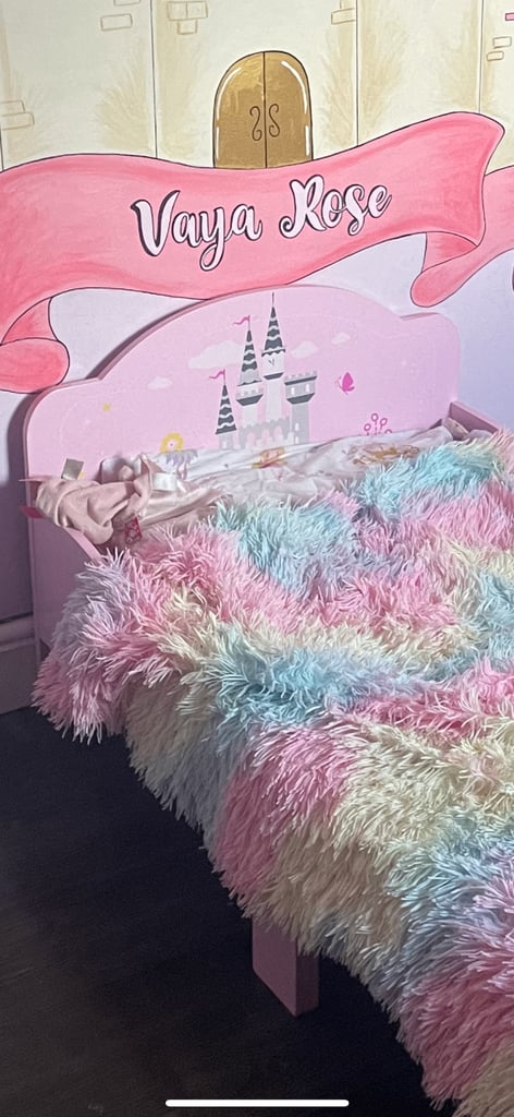 Princess toddler bed