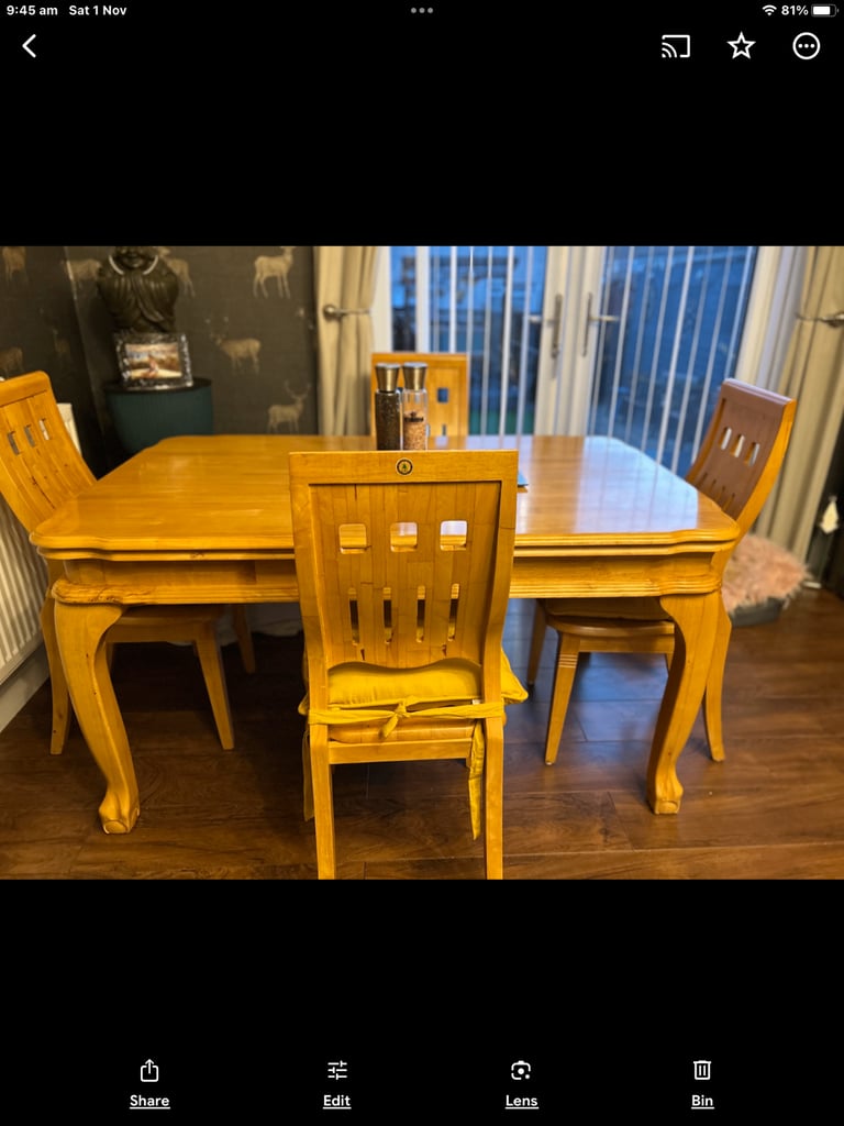 Solid wood dining table and 6 chairs x6