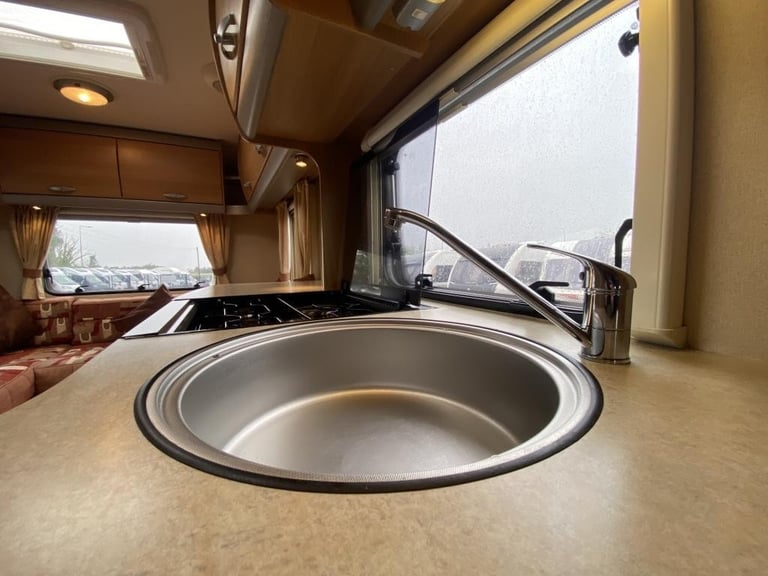 2009 SWIFT SUNDANCE 590RL 4 BERTH MOTORHOME