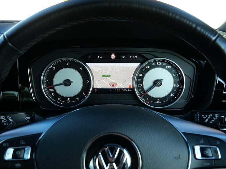 2020 Volkswagen Touareg 3.0 V6 TDI 4Motion R-Line 5dr Tip Auto ESTATE DIESEL Automatic