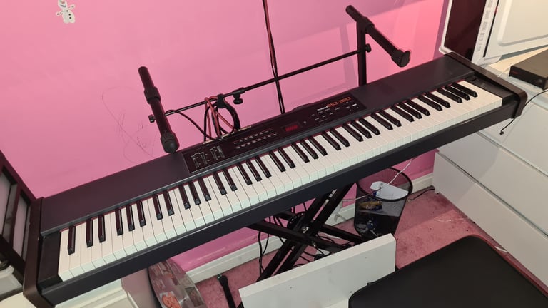 Roland rd piano for Sale | Gumtree