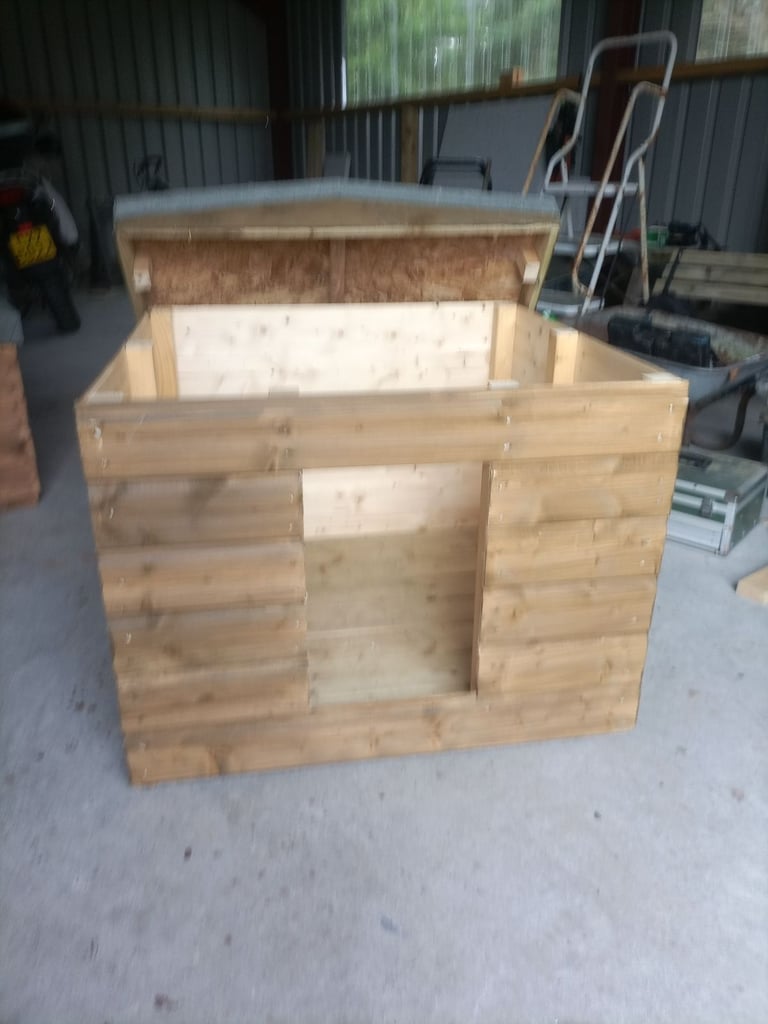 image for Large dog kennel 
