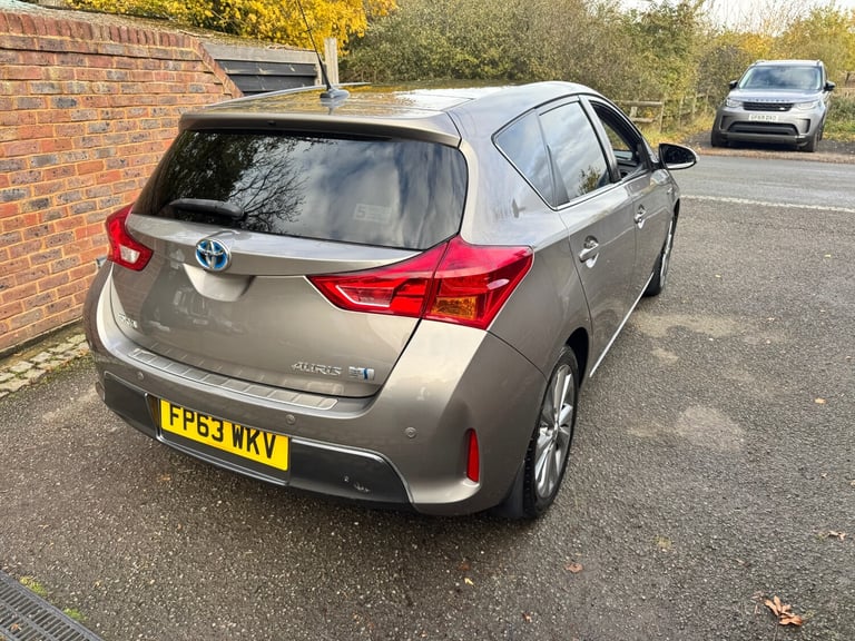 2013 Toyota Auris 1.8 VVTi Hybrid Excel 5dr CVT Auto HATCHBACK Petrol/Electric Hybrid Automatic