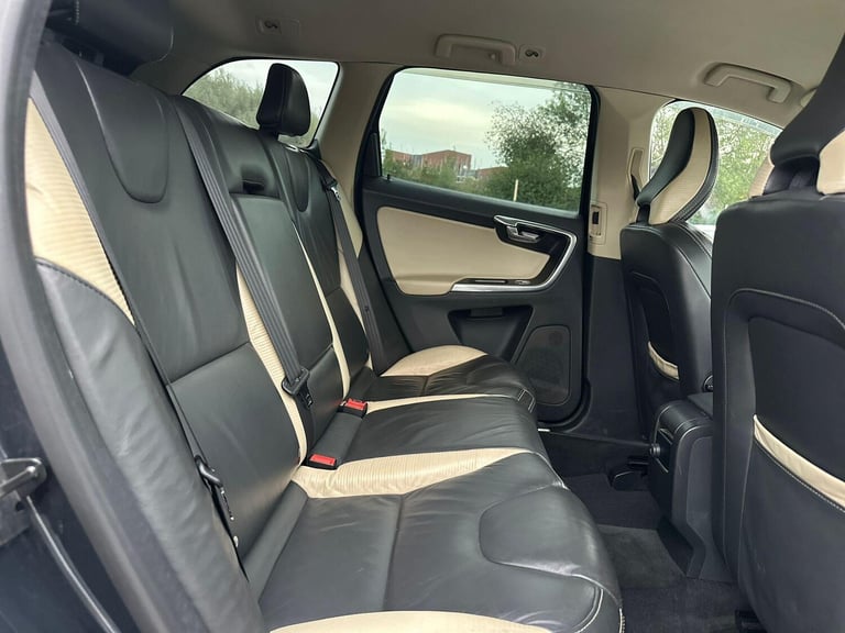 2025 Volvo XC60 2.0 T5 R-Design Premium SUV 5dr Petrol Powershift Euro 5 (240 ps) PETROL Automatic