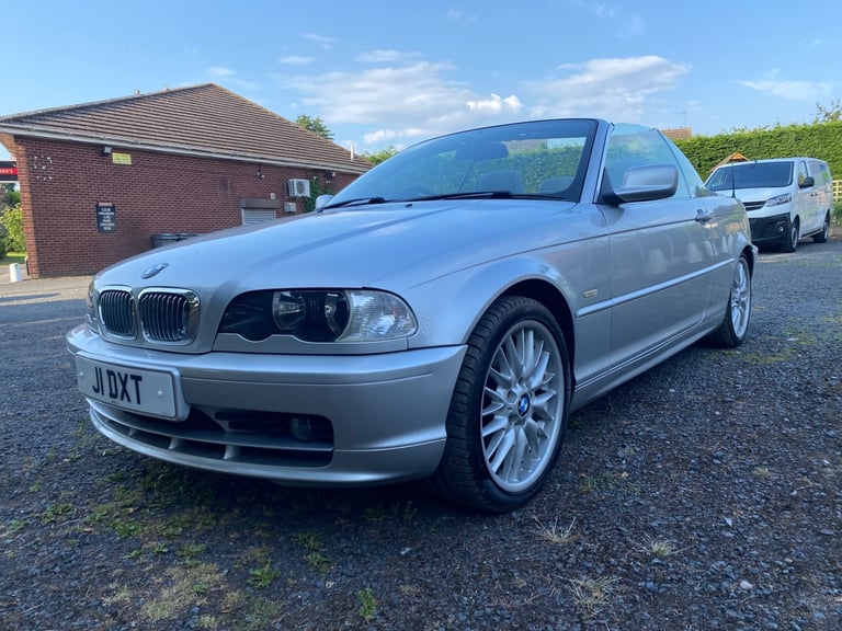 BMW 325i AUTOMATIC CONVERTIBLE 2003 (53)