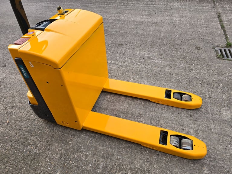 Jungheinrich EJE 116 Electric Pallet Truck 