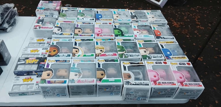 image for 40 pop dolls 