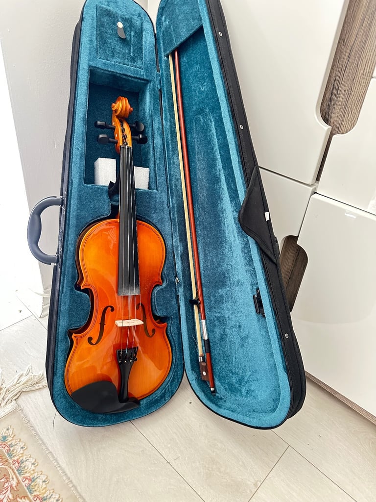 image for Full size forenza violin plush case and bow 