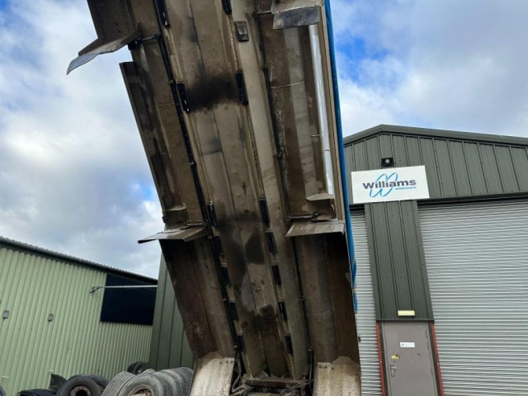 Scania P370 CB 8X4 MANUAL GEARBOX EURO 6 TIPPER