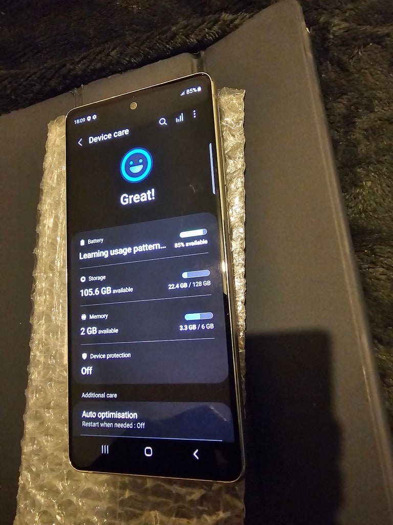 Samsung s20fe  128gb dual sim unlocked £90