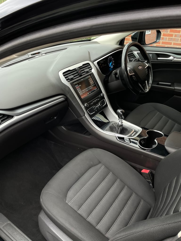 Ford, MONDEO, Hatchback, 2015, Manual, 1560 (cc), 5 doors