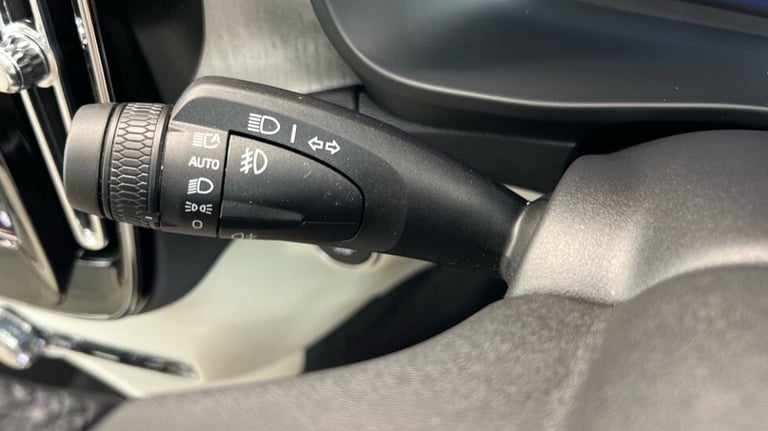 2024 Volvo XC40 Ultra, B3 Mild hybrid, Petrol, Bright (Blond Leather, Panoramic Sunroof) Estate P...