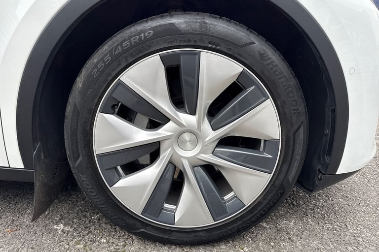 2022 Tesla Model Y Long Range AWD 5dr Auto MPV ELECTRIC Automatic