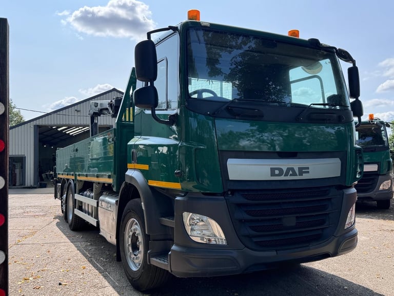 2015 DAF CF 75.330 D/S WITH HMF 1430 CRANE