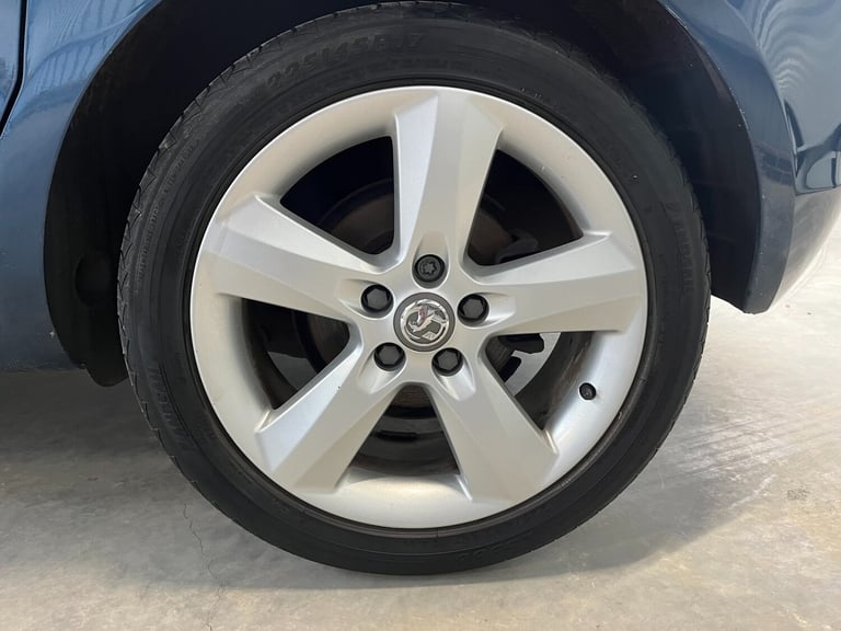 2014 Vauxhall Meriva 1.4i 16V Tech Line 5dr MPV Petrol Manual