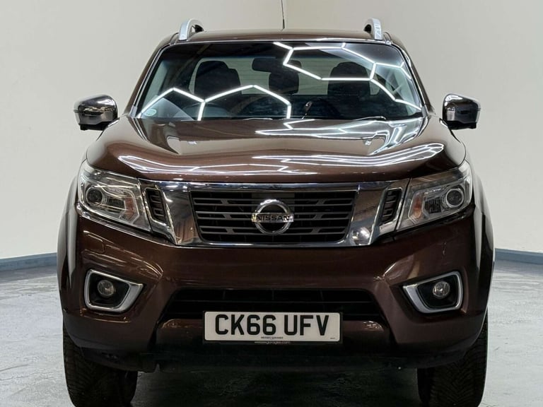 2016 Nissan Navara Double Cab Pick Up Tekna 2.3dCi 190 4WD Auto PICK UP DIESEL Automatic