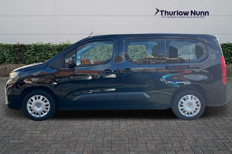 2025 Vauxhall Combo Life Electric 52kWh Design XL MPV 5dr Electric Auto (7.4kW Charger) (136 ps) ...