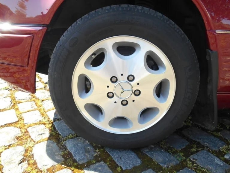 1994 Mercedes-Benz E Class E220 2-Door Petrol