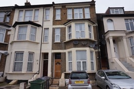 image for Ground Floor Studio Apartment - ** Council Tax & Water Rates Included ** Lea Bridge Road, Leyton E10