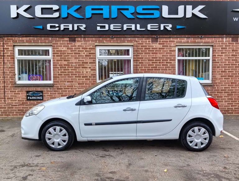 2009 Renault Clio 1.1 Clio Expression 16v 5dr Hatchback Petrol Manual