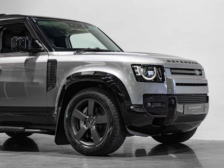 Land Rover Defender 110 3.0 D300 MHEV X-Dynamic HSE Hard Top SUV Auto 4WD MWB Euro 6 (s/s) 5dr D...