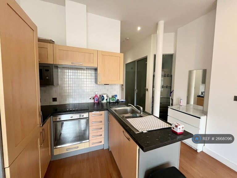 2 bedroom flat in Castle Exchange, Nottingham, NG1 (2 bed) (#2668096)