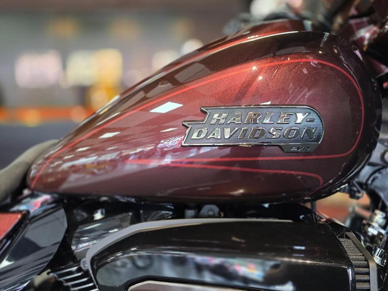 2025 HARLEY-DAVIDSON STREET GLIDE CVO FLHXSE 1982cc 121 650 MILE'S BAGGER