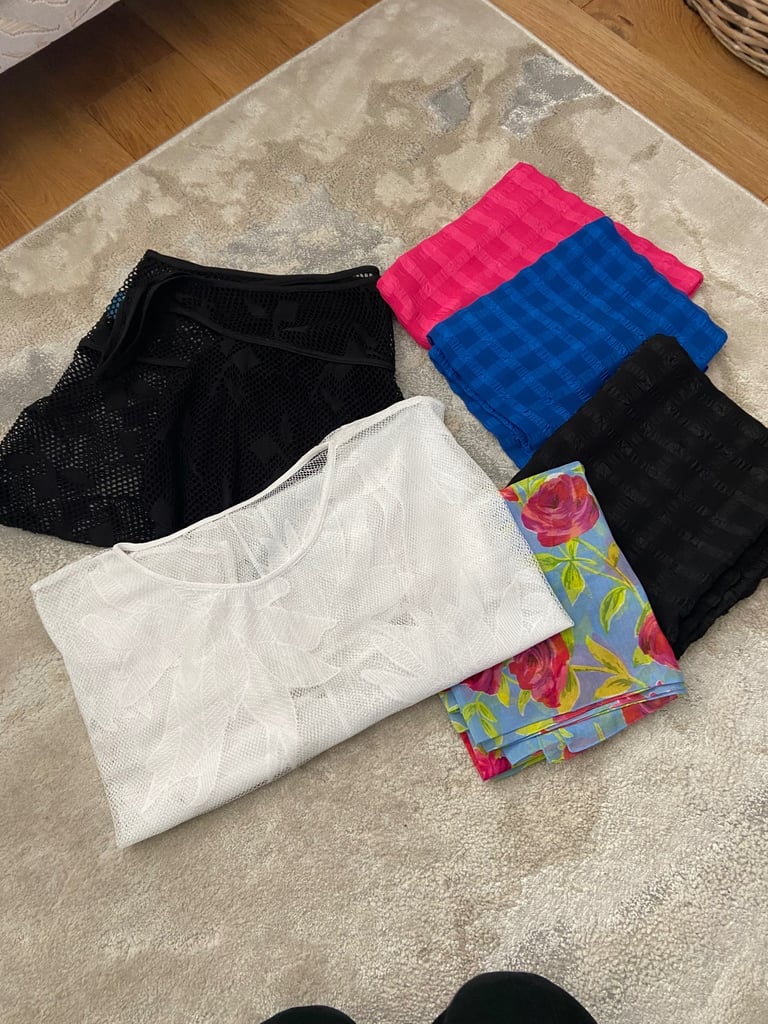 image for Ladies Beachwear  - 6 Pieces - (ALL UNWORN) 