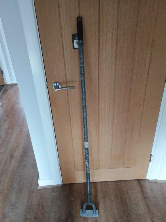 image for Jardin Dutch Hoe 48" handle with end grip, never used