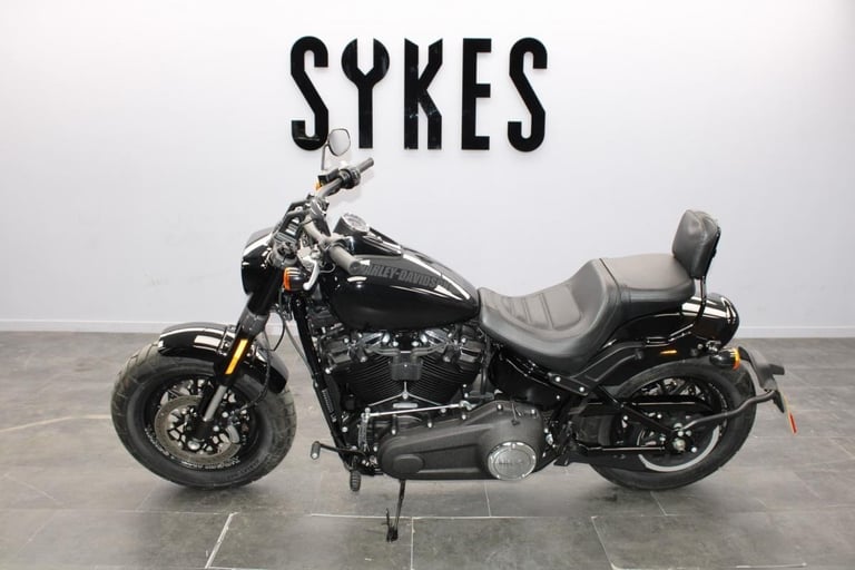 2021 Harley-Davidson FXFBS Softail Fat Bob in Vivid Black 