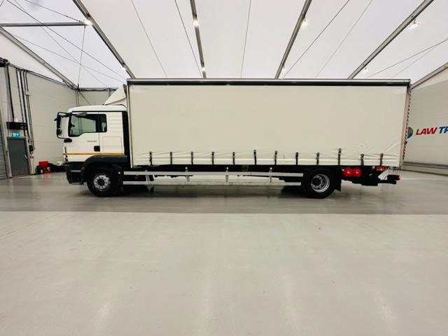MAN TGM 18.250 Sleeper Cab Curtainsider  