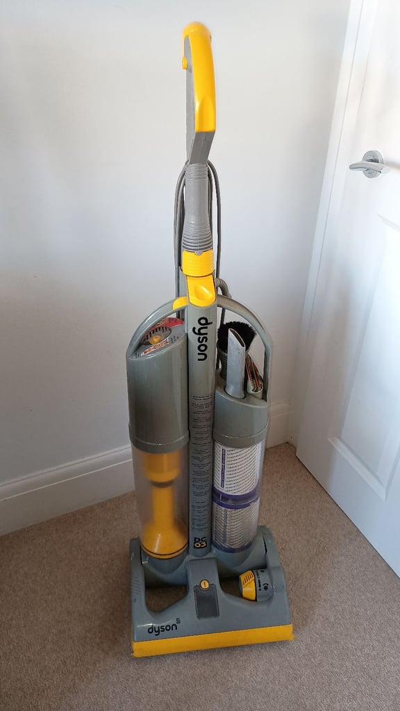 Dyson DC03