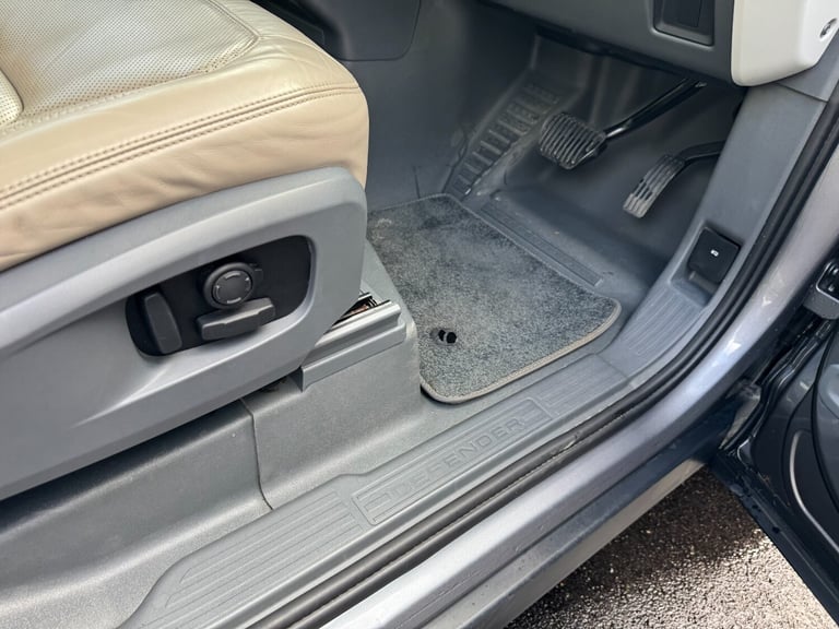 2021 Land Rover Defender 2.0 P300 HSE 90 3dr Auto [6 Seat] Estate Petrol Automatic